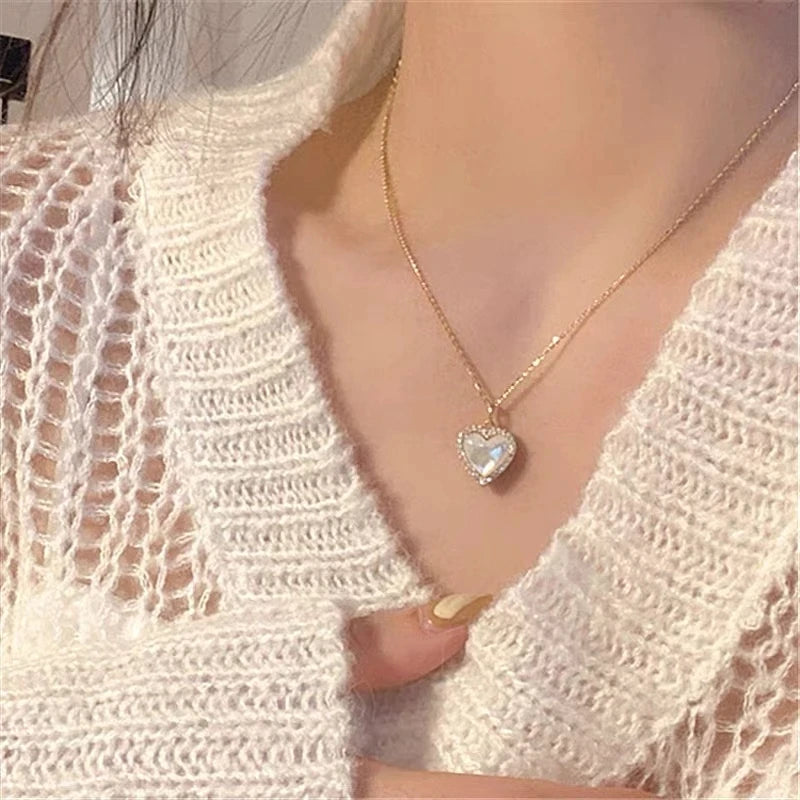 Stylish Love Heart Pendant Necklace